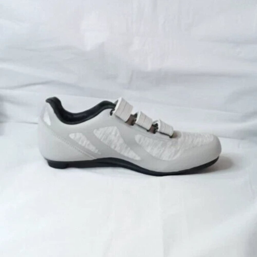 NEW Without Box 41/ 8 Mens Sport Light Gray Cycling Shoes 2/3 Cleat Compatible - Picture 5 of 9